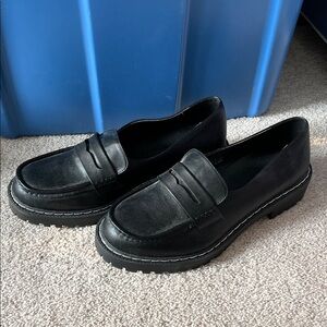 Elegant Black Leather Loafers
